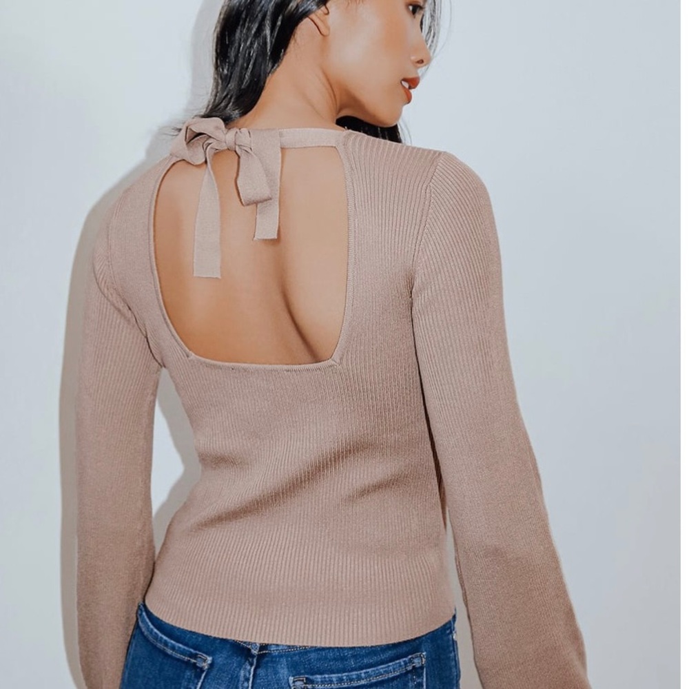 Lulu’s ribbed balloon sleeve sweater